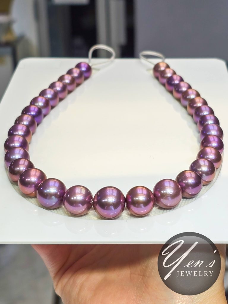 Amethyst Purple Edison pearl strand, 13 to 15 mm, round with pink-purple luster